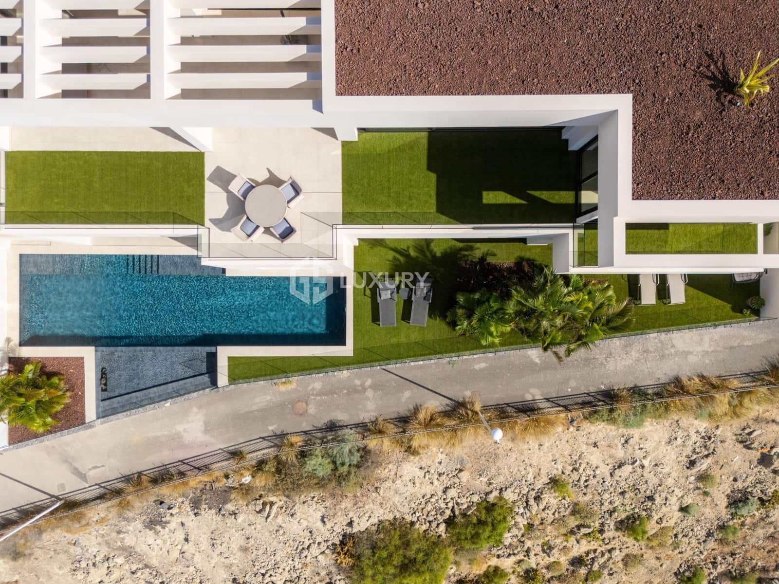 6 sypialnia Willa na sprzedaż w Costa Adeje z basenem garażem - 5 900 000 € (Ref: 9403578)