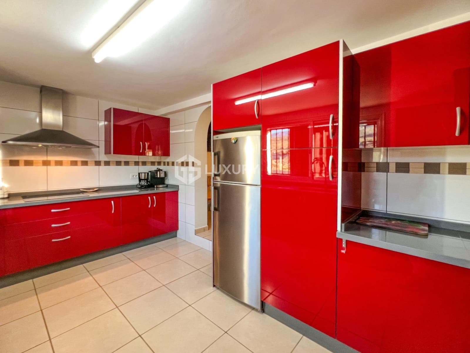 5 soveværelse Finca/Landehus til salg i Arico med swimmingpool garage - € 1.500.000 (Ref: 9414000)