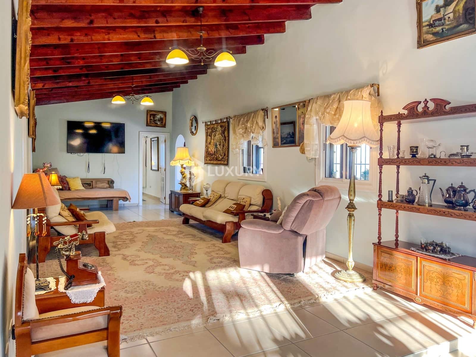 5 soveværelse Finca/Landehus til salg i Arico med swimmingpool garage - € 1.500.000 (Ref: 9414000)