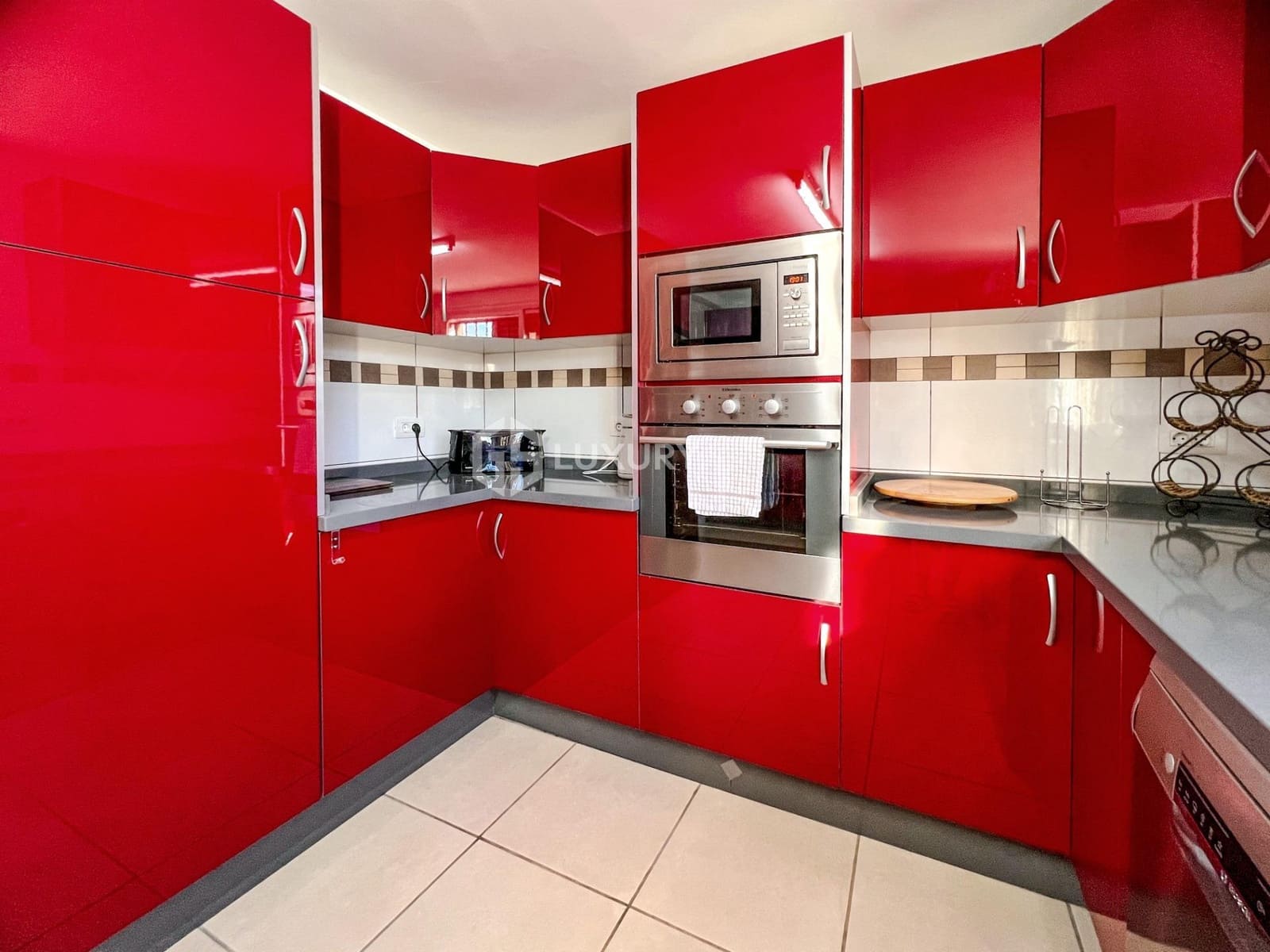 5 soveværelse Finca/Landehus til salg i Arico med swimmingpool garage - € 1.500.000 (Ref: 9414000)