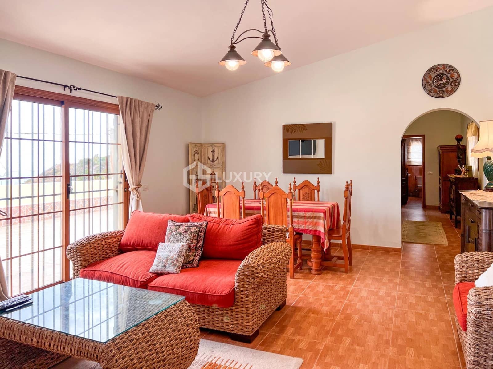 5 soveværelse Finca/Landehus til salg i Arico med swimmingpool garage - € 1.500.000 (Ref: 9414000)