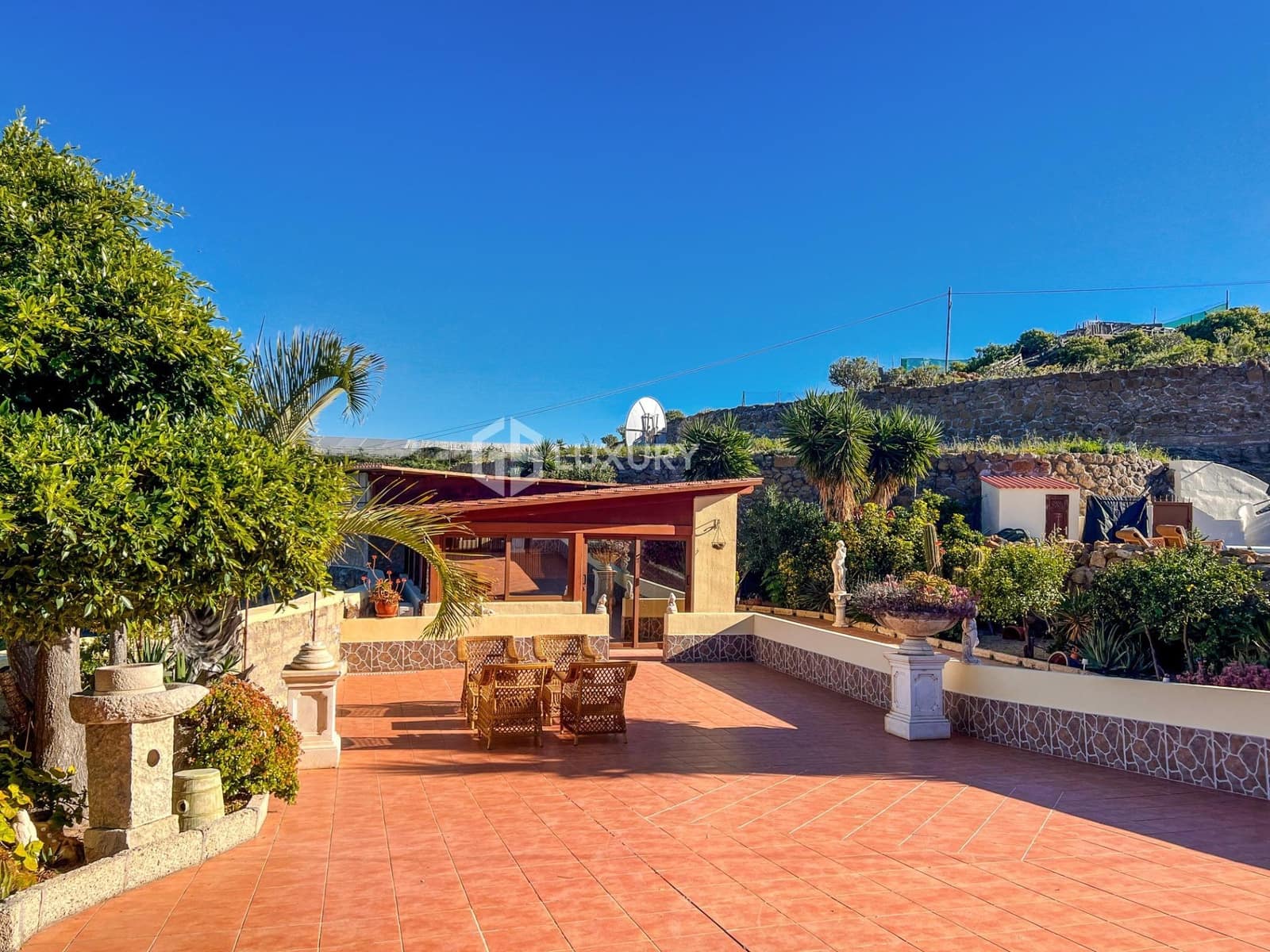 5 soveværelse Finca/Landehus til salg i Arico med swimmingpool garage - € 1.500.000 (Ref: 9414000)