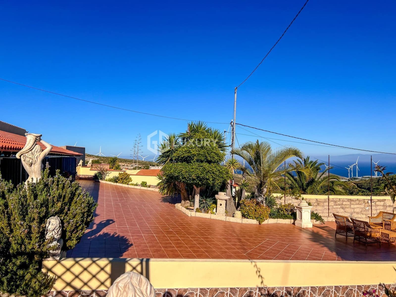 5 soveværelse Finca/Landehus til salg i Arico med swimmingpool garage - € 1.500.000 (Ref: 9414000)