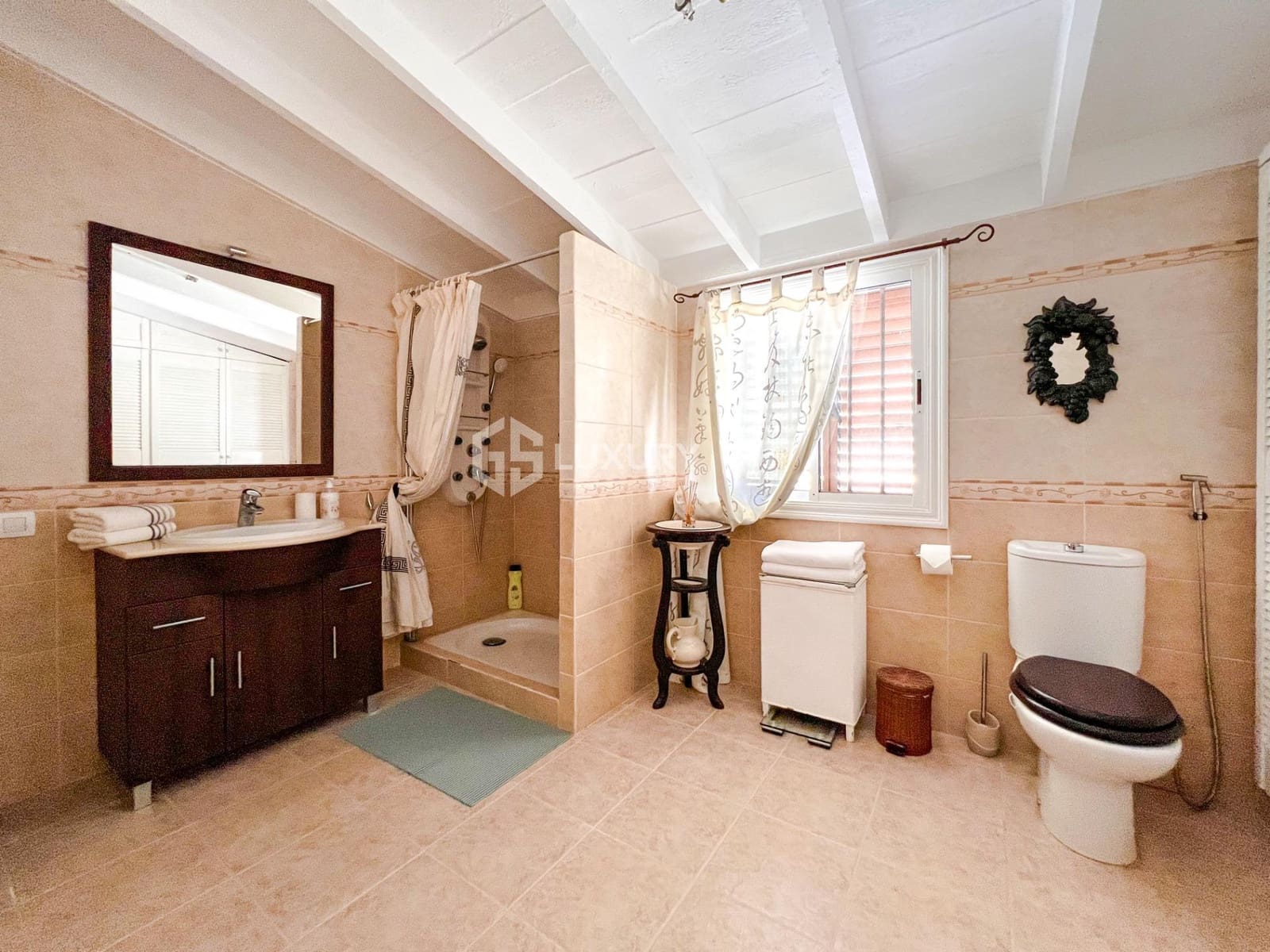 5 soveværelse Finca/Landehus til salg i Arico med swimmingpool garage - € 1.500.000 (Ref: 9414000)