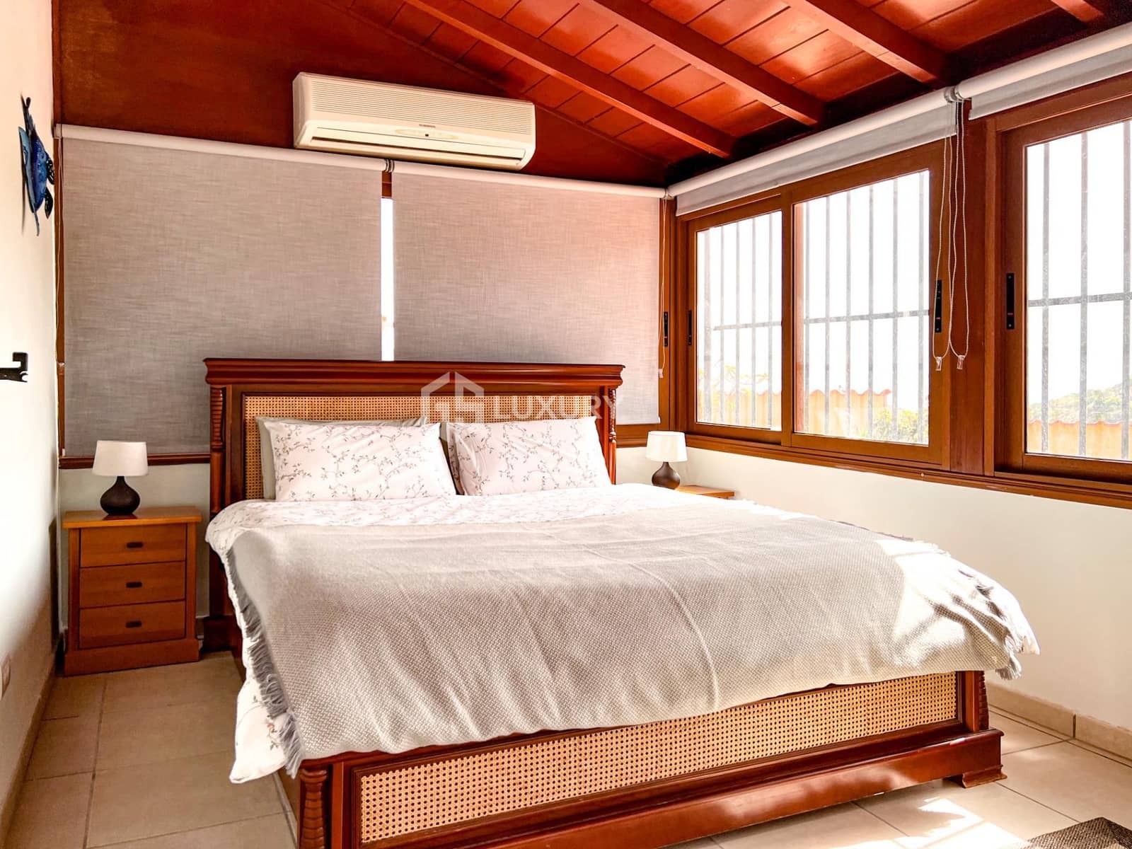 5 soveværelse Finca/Landehus til salg i Arico med swimmingpool garage - € 1.500.000 (Ref: 9414000)