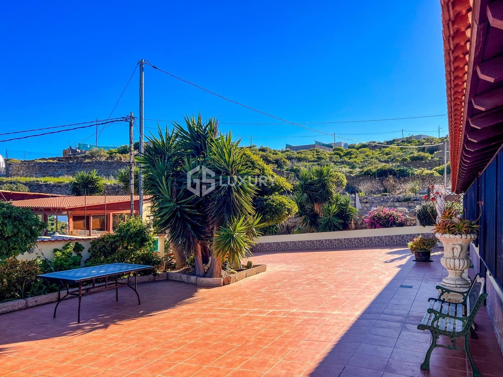 5 soveværelse Finca/Landehus til salg i Arico med swimmingpool garage - € 1.500.000 (Ref: 9414000)