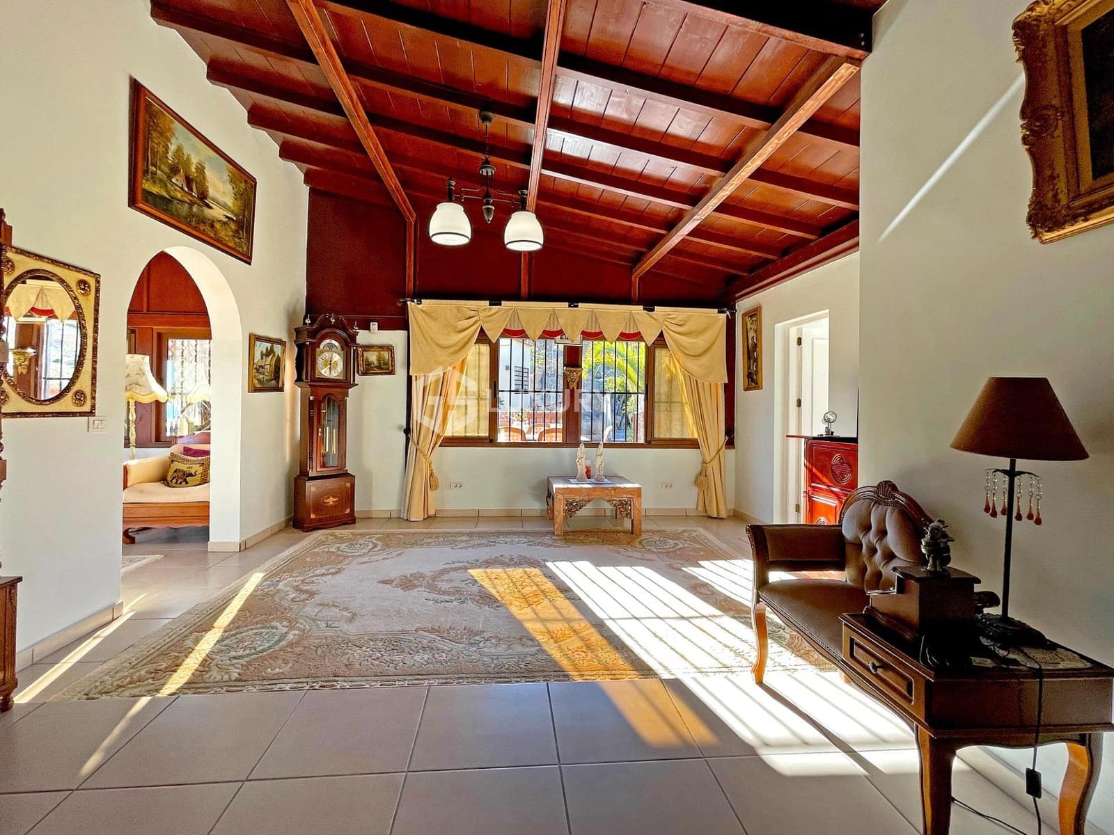 5 soveværelse Finca/Landehus til salg i Arico med swimmingpool garage - € 1.500.000 (Ref: 9414000)