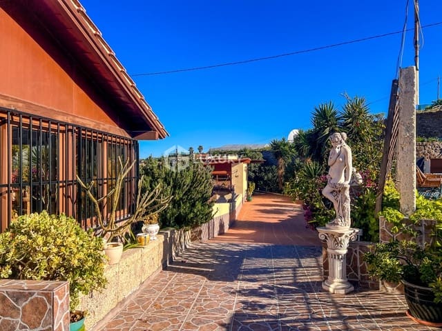 5 soveværelse Finca/Landehus til salg i Arico med swimmingpool garage - € 1.500.000 (Ref: 9414000)