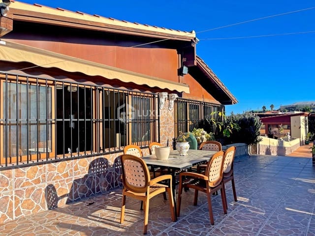 5 soveværelse Finca/Landehus til salg i Arico med swimmingpool garage - € 1.500.000 (Ref: 9414000)