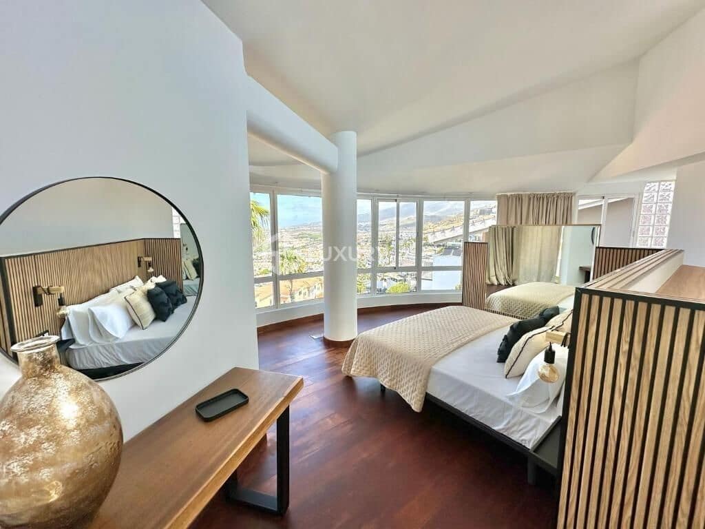 4 chambre Villa/Maison à vendre à Costa Adeje avec piscine garage - 1 800 000 € (Ref: 9414001)