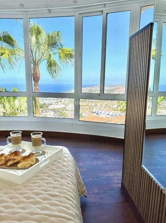 4 chambre Villa/Maison à vendre à Costa Adeje avec piscine garage - 1 800 000 € (Ref: 9414001)