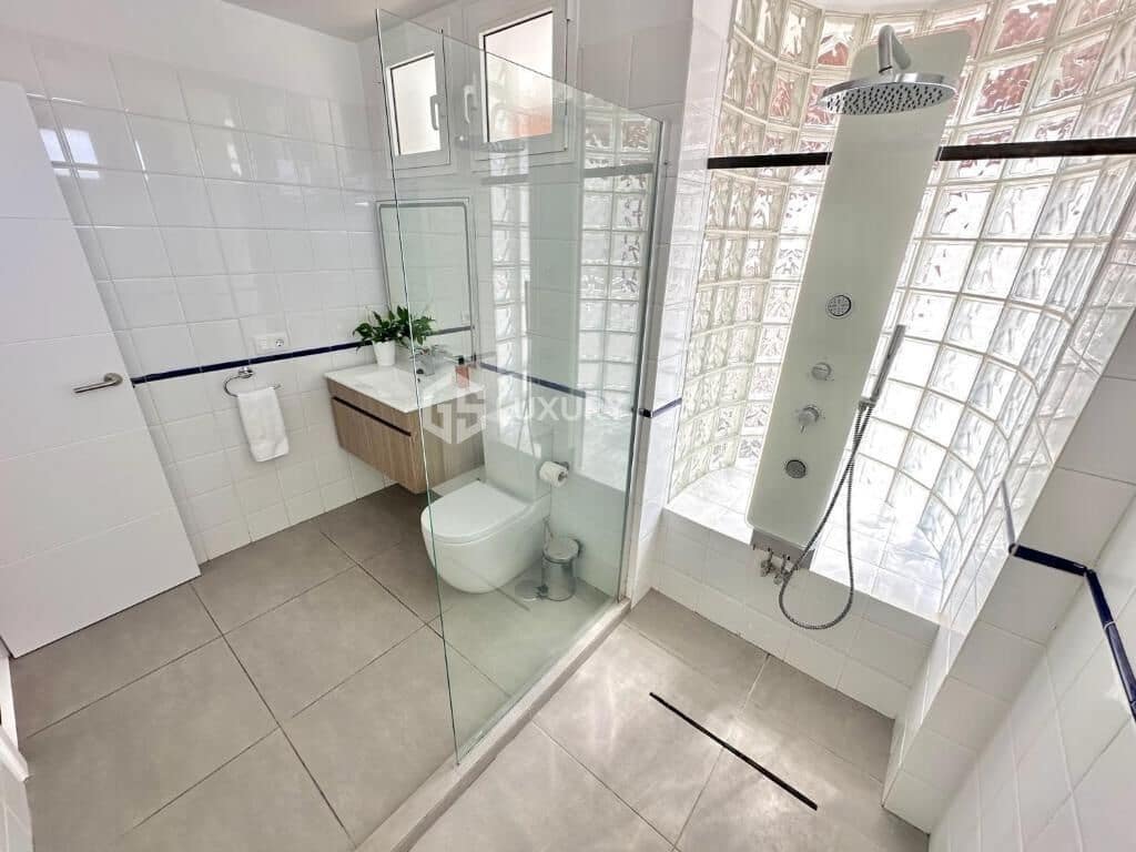 4 chambre Villa/Maison à vendre à Costa Adeje avec piscine garage - 1 800 000 € (Ref: 9414001)