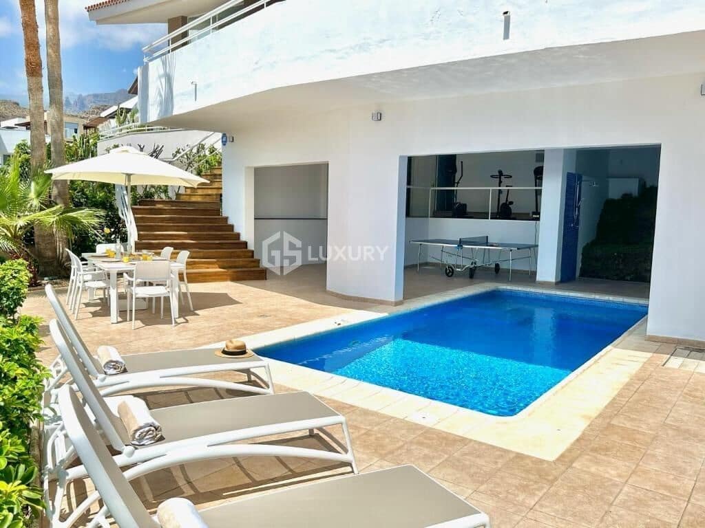 4 chambre Villa/Maison à vendre à Costa Adeje avec piscine garage - 1 800 000 € (Ref: 9414001)