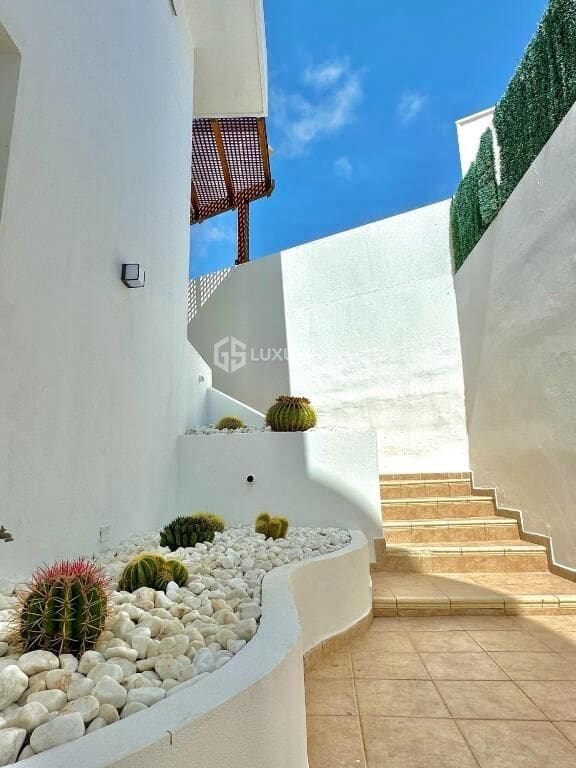 4 chambre Villa/Maison à vendre à Costa Adeje avec piscine garage - 1 800 000 € (Ref: 9414001)