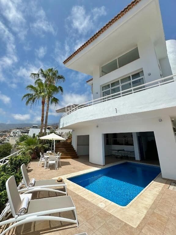4 chambre Villa/Maison à vendre à Costa Adeje avec piscine garage - 1 800 000 € (Ref: 9414001)