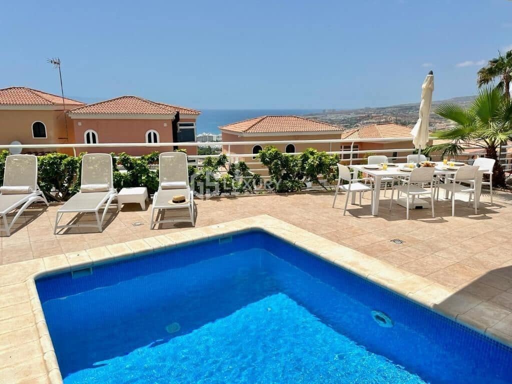 4 chambre Villa/Maison à vendre à Costa Adeje avec piscine garage - 1 800 000 € (Ref: 9414001)