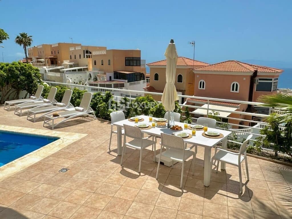 4 chambre Villa/Maison à vendre à Costa Adeje avec piscine garage - 1 800 000 € (Ref: 9414001)