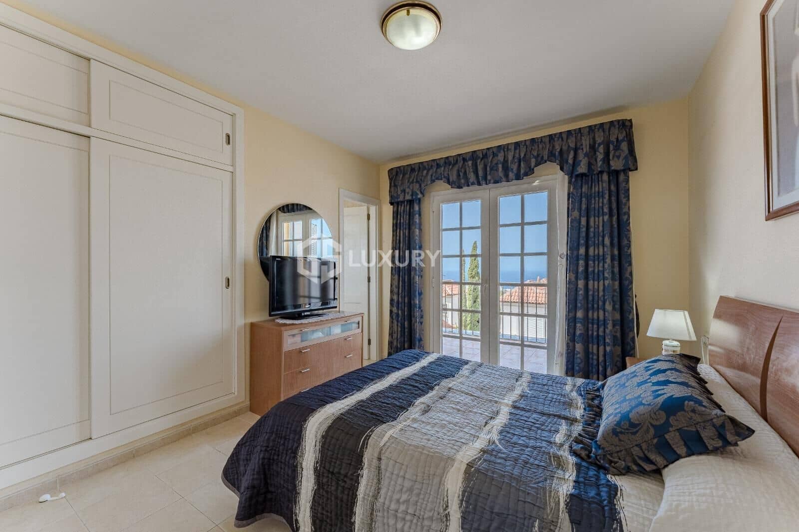 3 chambre Villa/Maison à vendre à El Madronal avec garage - 1 100 000 € (Ref: 9414002)