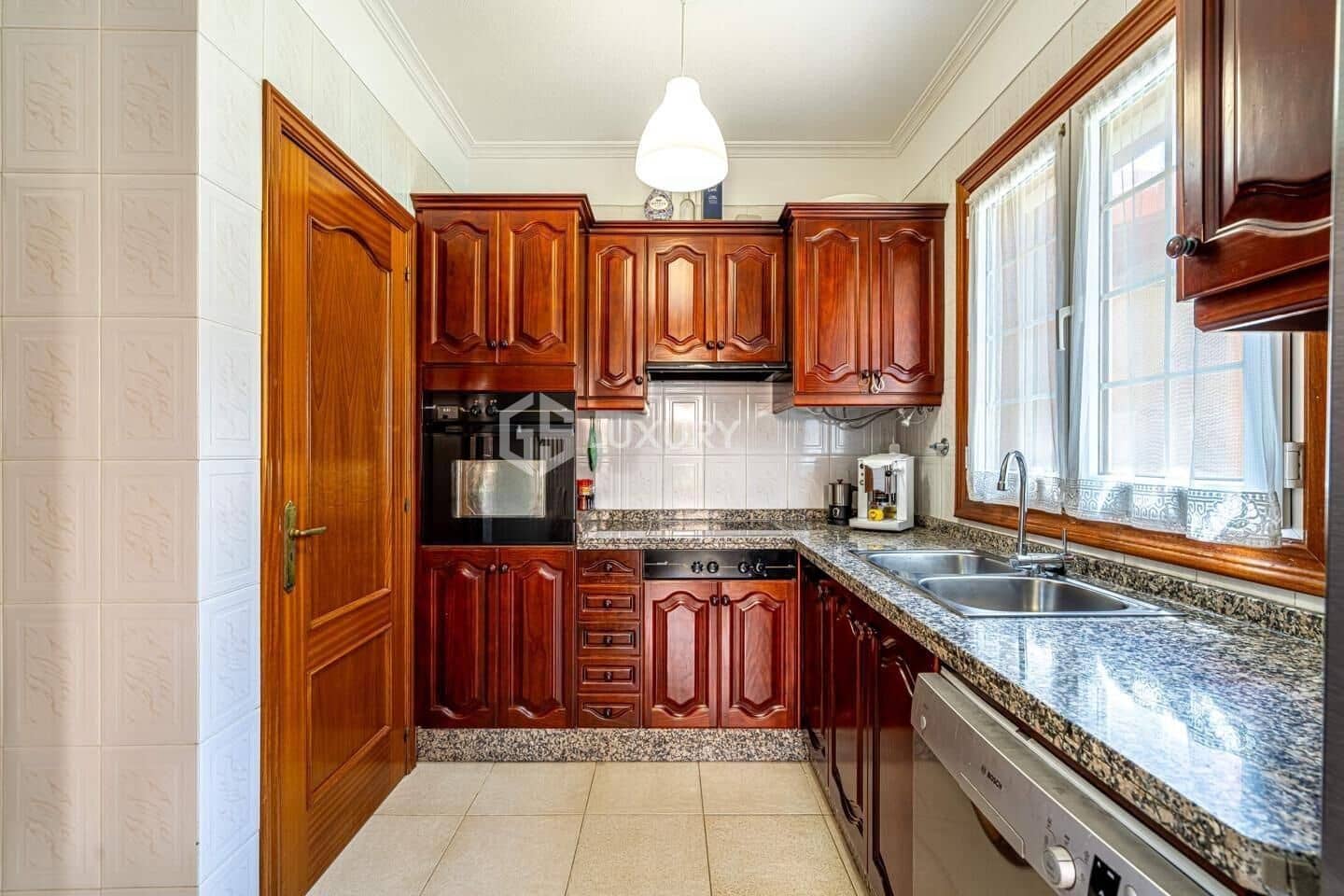 4 soverom Villa til salgs i Adeje med svømmebasseng garasje - € 1 250 000 (Ref: 9443364)