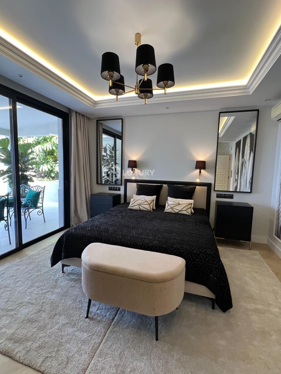 4 sypialnia Willa na sprzedaż w Costa Adeje z basenem garażem - 2 600 000 € (Ref: 9462532)