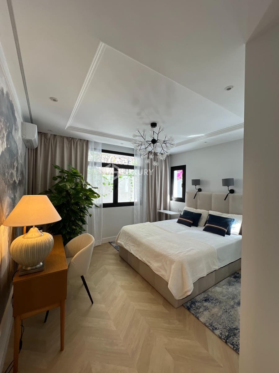 4 sypialnia Willa na sprzedaż w Costa Adeje z basenem garażem - 2 600 000 € (Ref: 9462532)