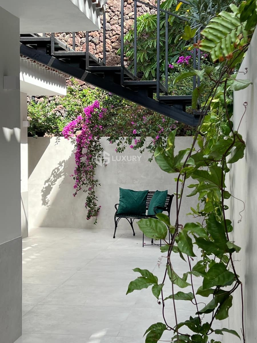 4 sypialnia Willa na sprzedaż w Costa Adeje z basenem garażem - 2 600 000 € (Ref: 9462532)