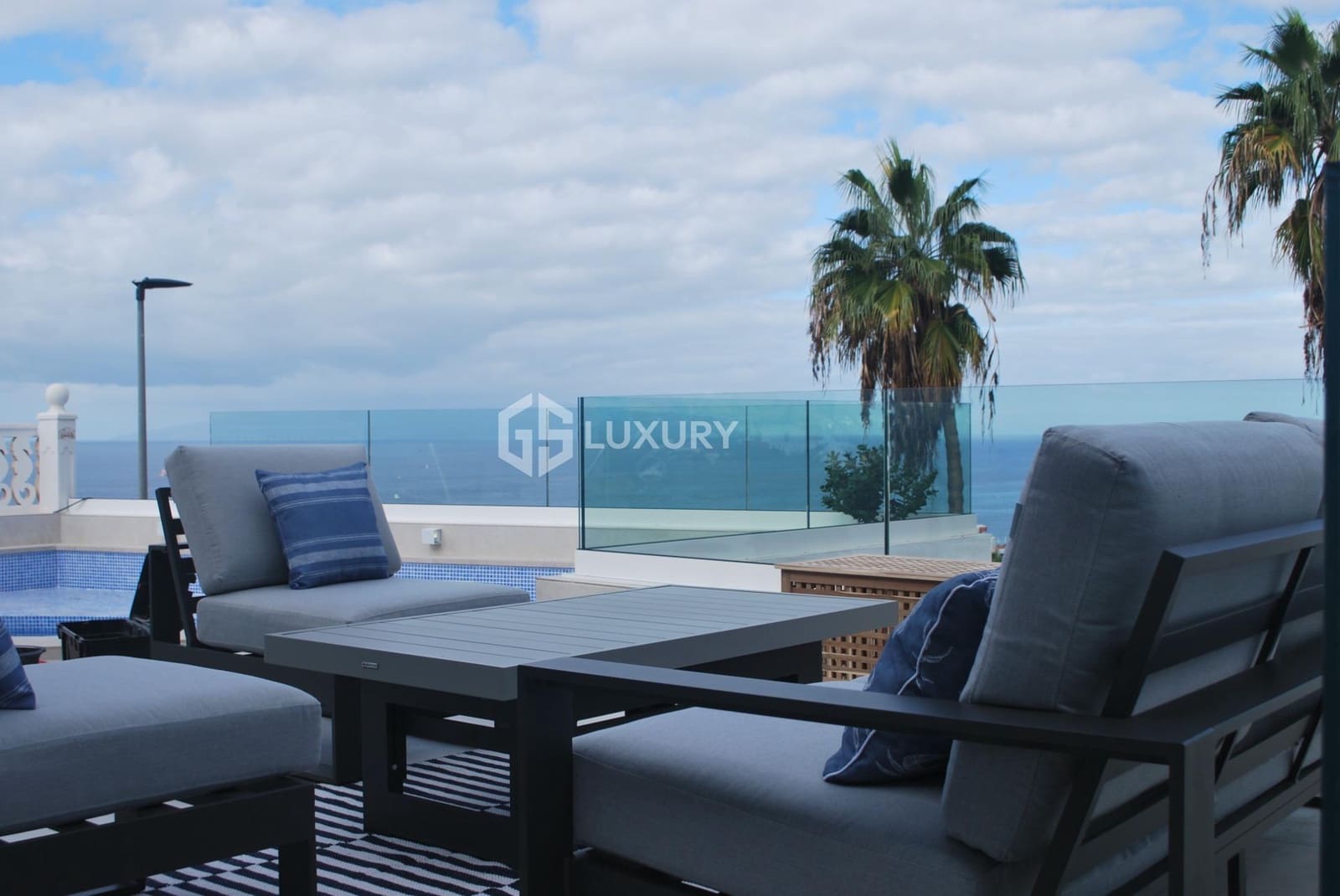 4 sypialnia Willa na sprzedaż w Costa Adeje z basenem garażem - 2 600 000 € (Ref: 9462532)