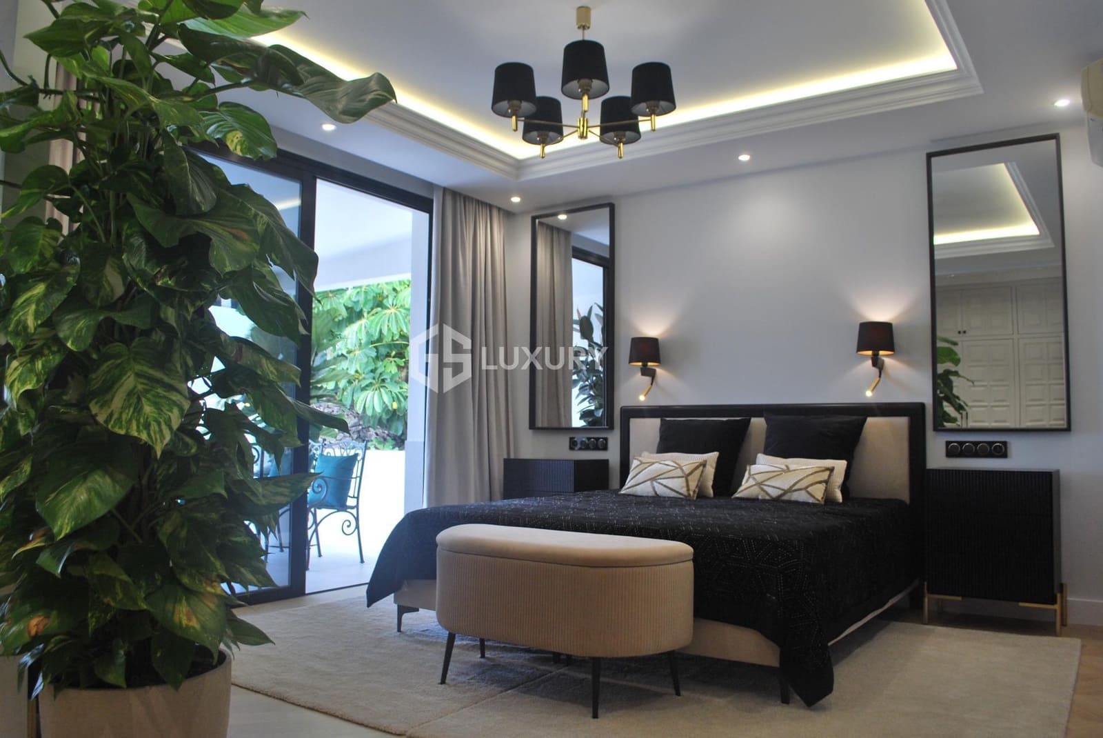 4 sypialnia Willa na sprzedaż w Costa Adeje z basenem garażem - 2 600 000 € (Ref: 9462532)