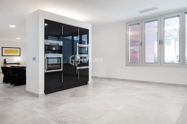 6 slaapkamer Villa te koop in La Caleta Adeje, Adeje met garage - € 4.450.000 (Ref: 9470627)