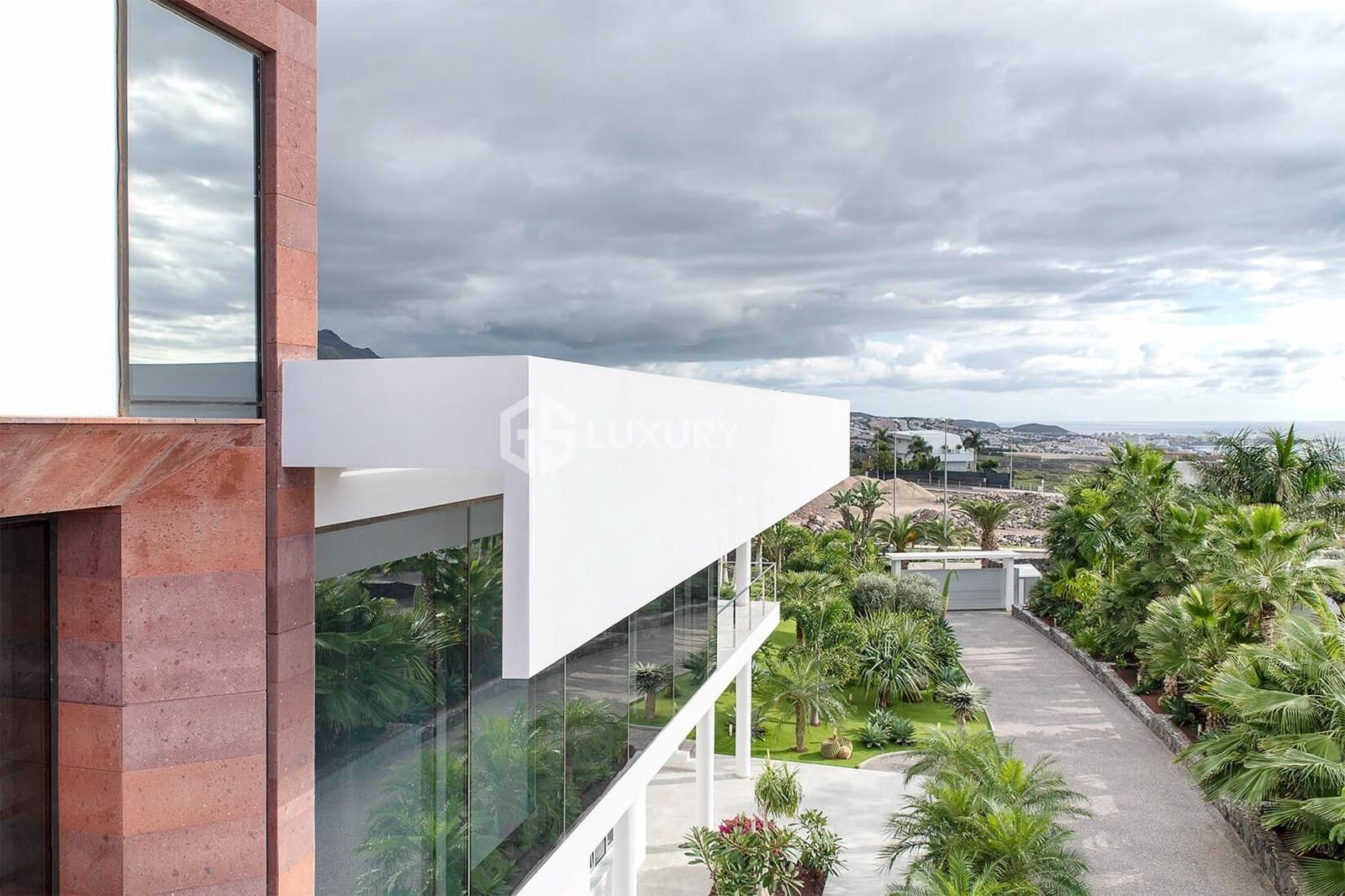 6 slaapkamer Villa te koop in La Caleta Adeje met garage - € 4.450.000 (Ref: 9470627)