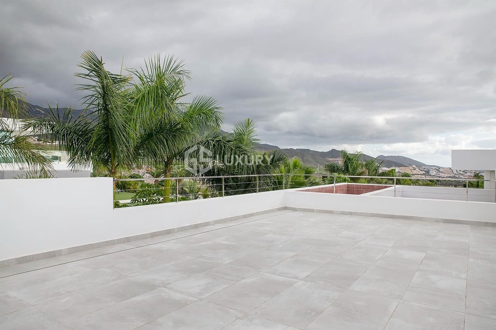 6 slaapkamer Villa te koop in La Caleta Adeje met garage - € 4.450.000 (Ref: 9470627)