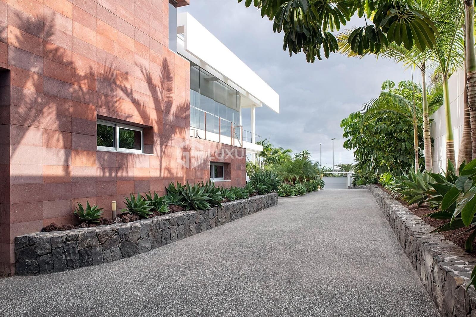 6 slaapkamer Villa te koop in La Caleta Adeje met garage - € 4.450.000 (Ref: 9470627)