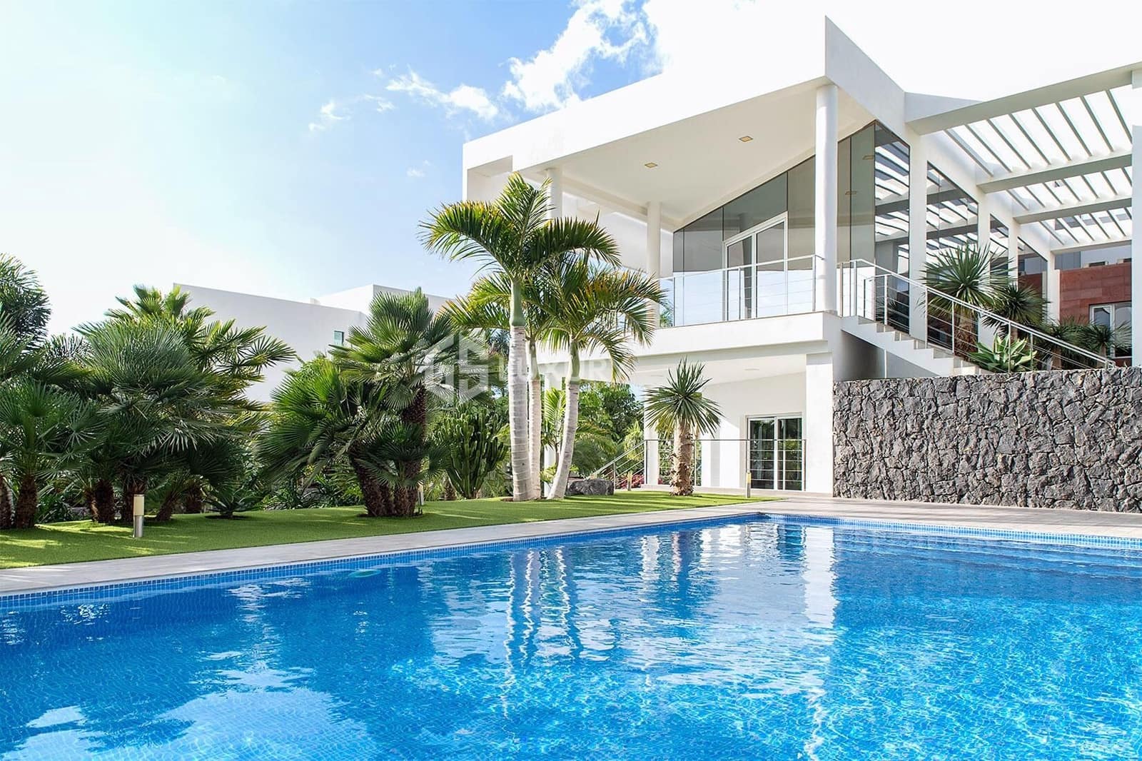 6 slaapkamer Villa te koop in La Caleta Adeje met garage - € 4.450.000 (Ref: 9470627)