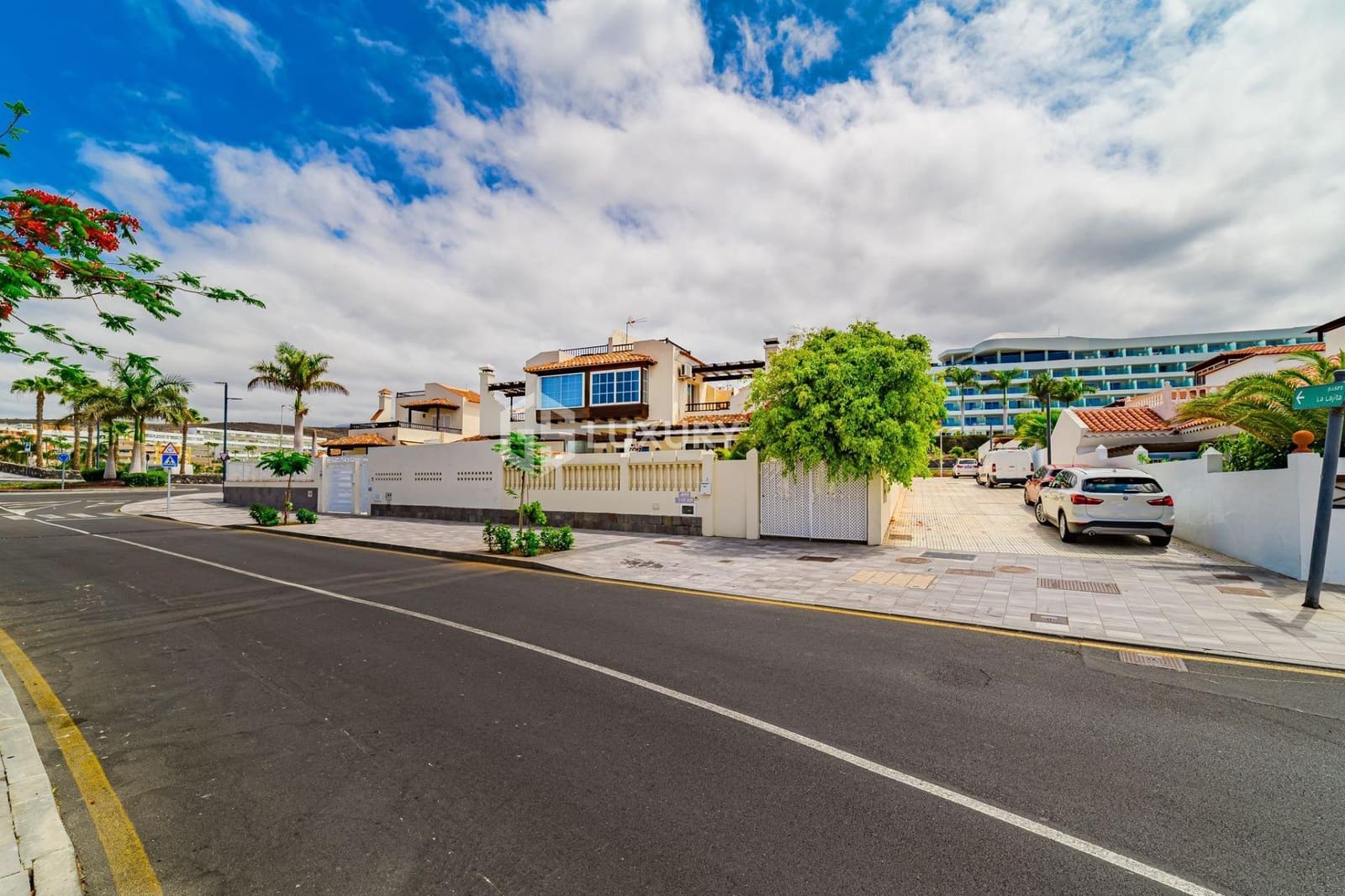 5 bedroom Villa for sale in La Caleta Adeje with pool garage - € 2,200,000 (Ref: 9470628)