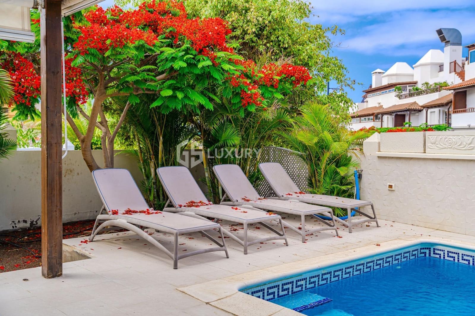 5 bedroom Villa for sale in La Caleta Adeje with pool garage - € 2,200,000 (Ref: 9470628)