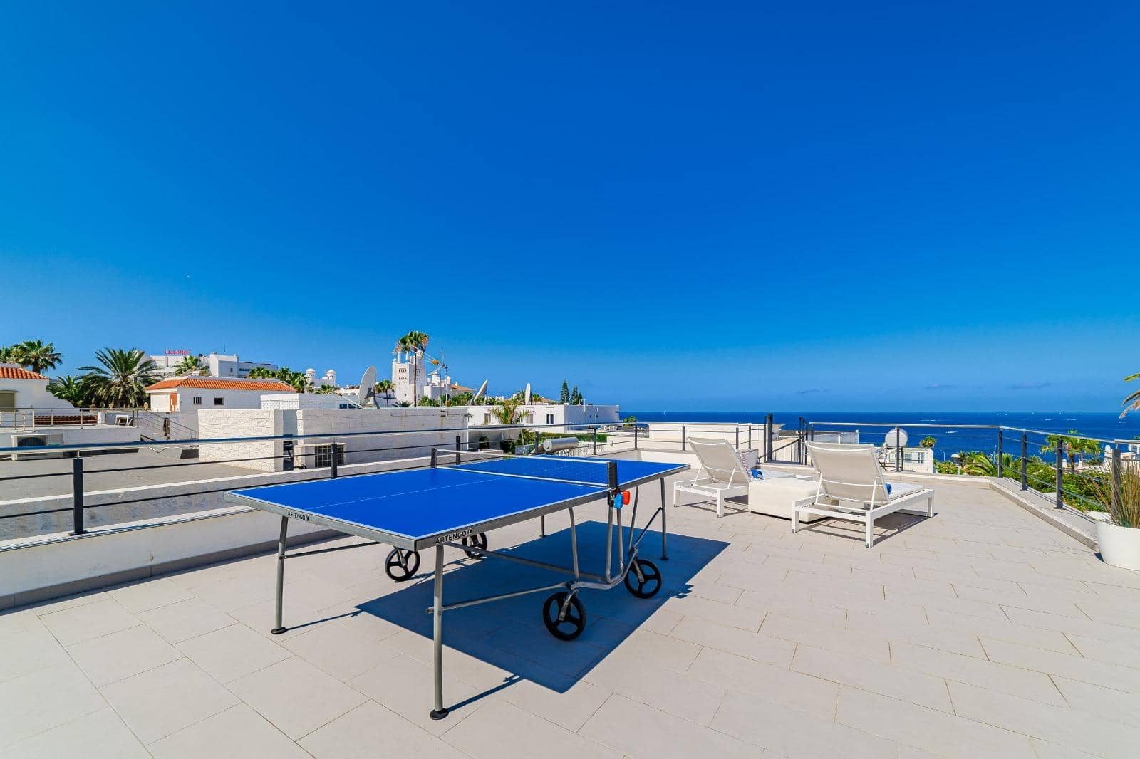 4 bedroom Villa for sale in Costa Adeje with pool garage - € 2,450,000 (Ref: 9470629)