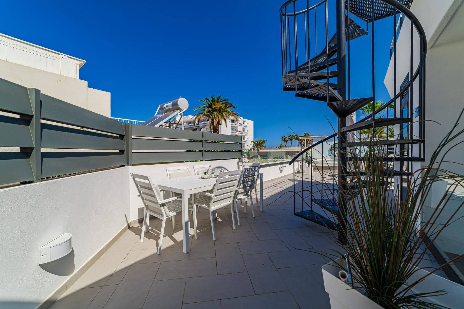 4 bedroom Villa for sale in Costa Adeje with pool garage - € 2,450,000 (Ref: 9470629)