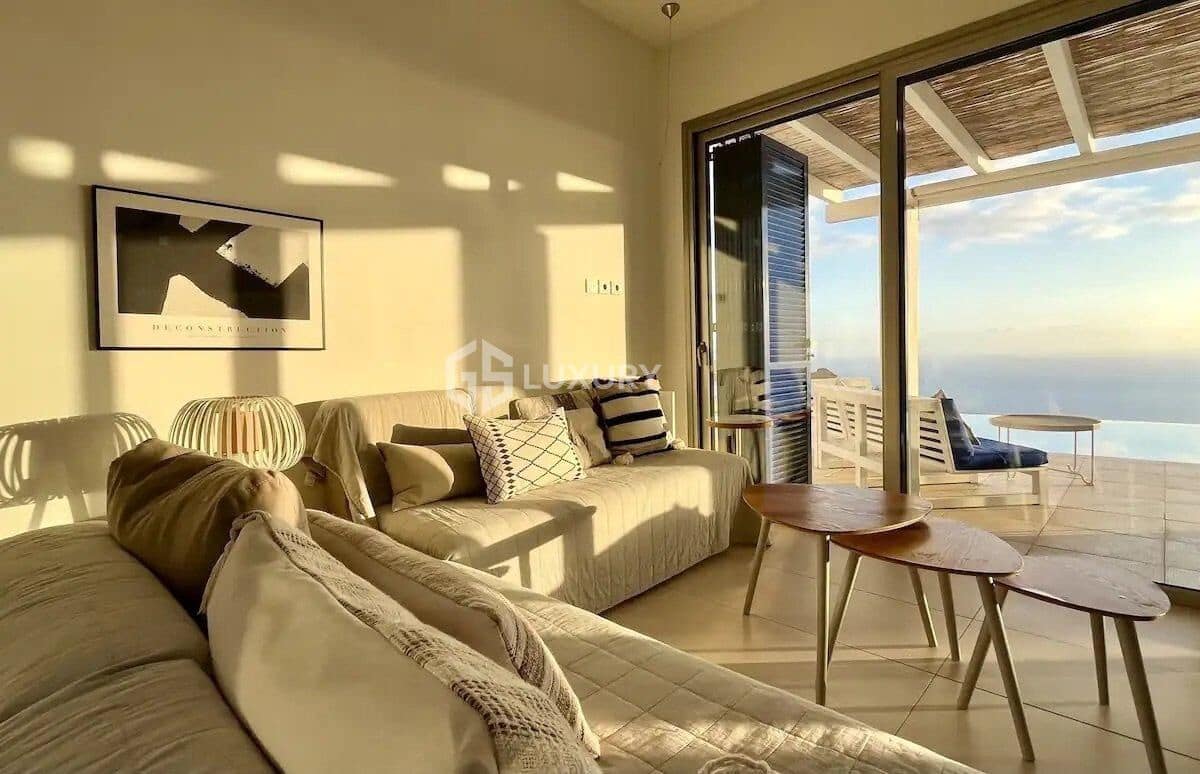 5 bedroom Villa for sale in Costa Adeje with pool garage - € 2,000,000 (Ref: 9470630)