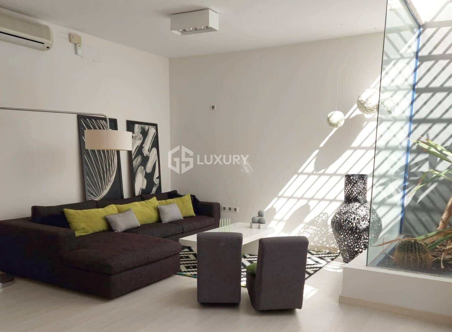 5 bedroom Villa for sale in Costa Adeje with pool garage - € 2,000,000 (Ref: 9470630)