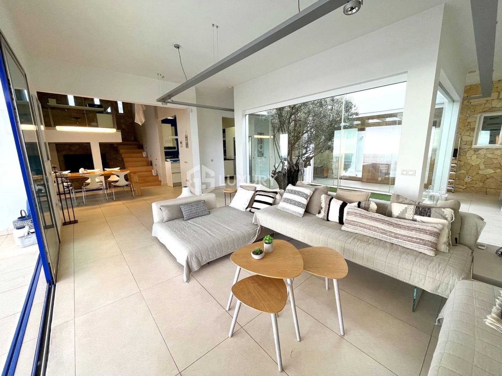 5 bedroom Villa for sale in Costa Adeje with pool garage - € 2,000,000 (Ref: 9470630)