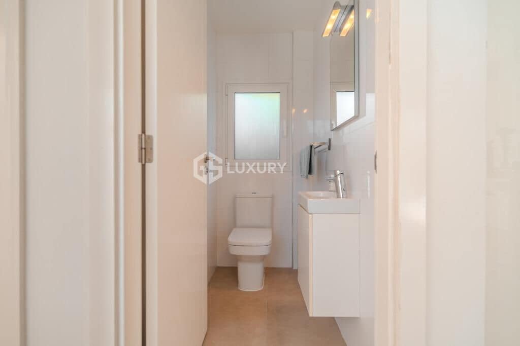 Chalet de 3 habitaciones en Playa Paraiso en venta con piscina garaje - 1.175.000 € (Ref: 9481320)