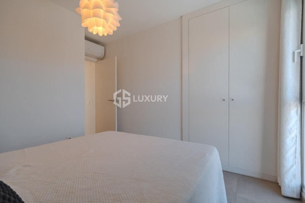 Chalet de 3 habitaciones en Playa Paraiso en venta con piscina garaje - 1.175.000 € (Ref: 9481320)