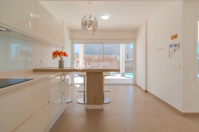 Chalet de 3 habitaciones en Playa Paraiso, Adeje en venta con piscina garaje - 1.175.000 € (Ref: 9481320)