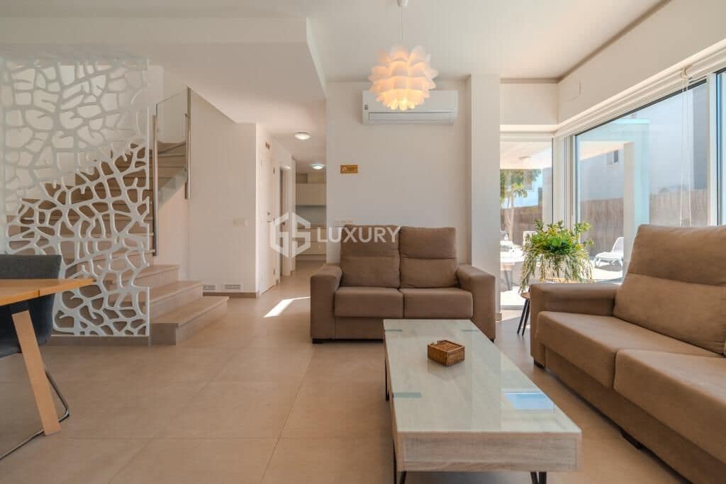 Chalet de 3 habitaciones en Playa Paraiso en venta con piscina garaje - 1.175.000 € (Ref: 9481320)