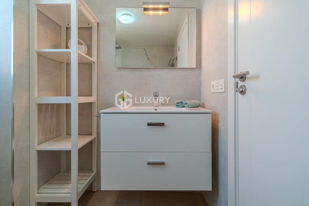 Chalet de 3 habitaciones en Playa Paraiso en venta con piscina garaje - 1.175.000 € (Ref: 9481320)