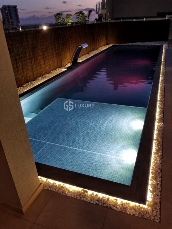 Chalet de 3 habitaciones en Playa Paraiso en venta con piscina garaje - 1.175.000 € (Ref: 9481320)