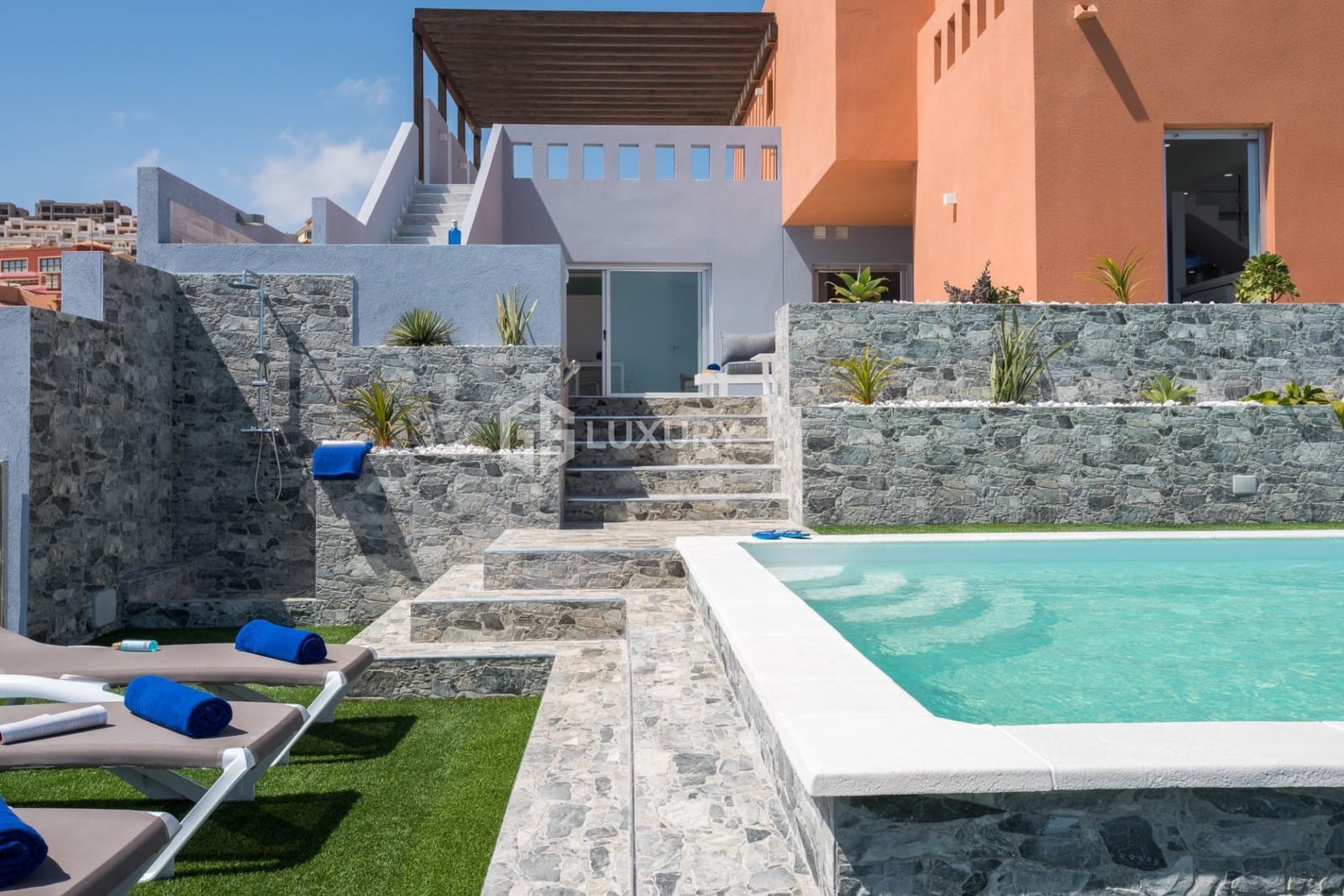 5 bedroom Villa for sale in Caleta de Fuste with pool garage - € 655,000 (Ref: 9483575)