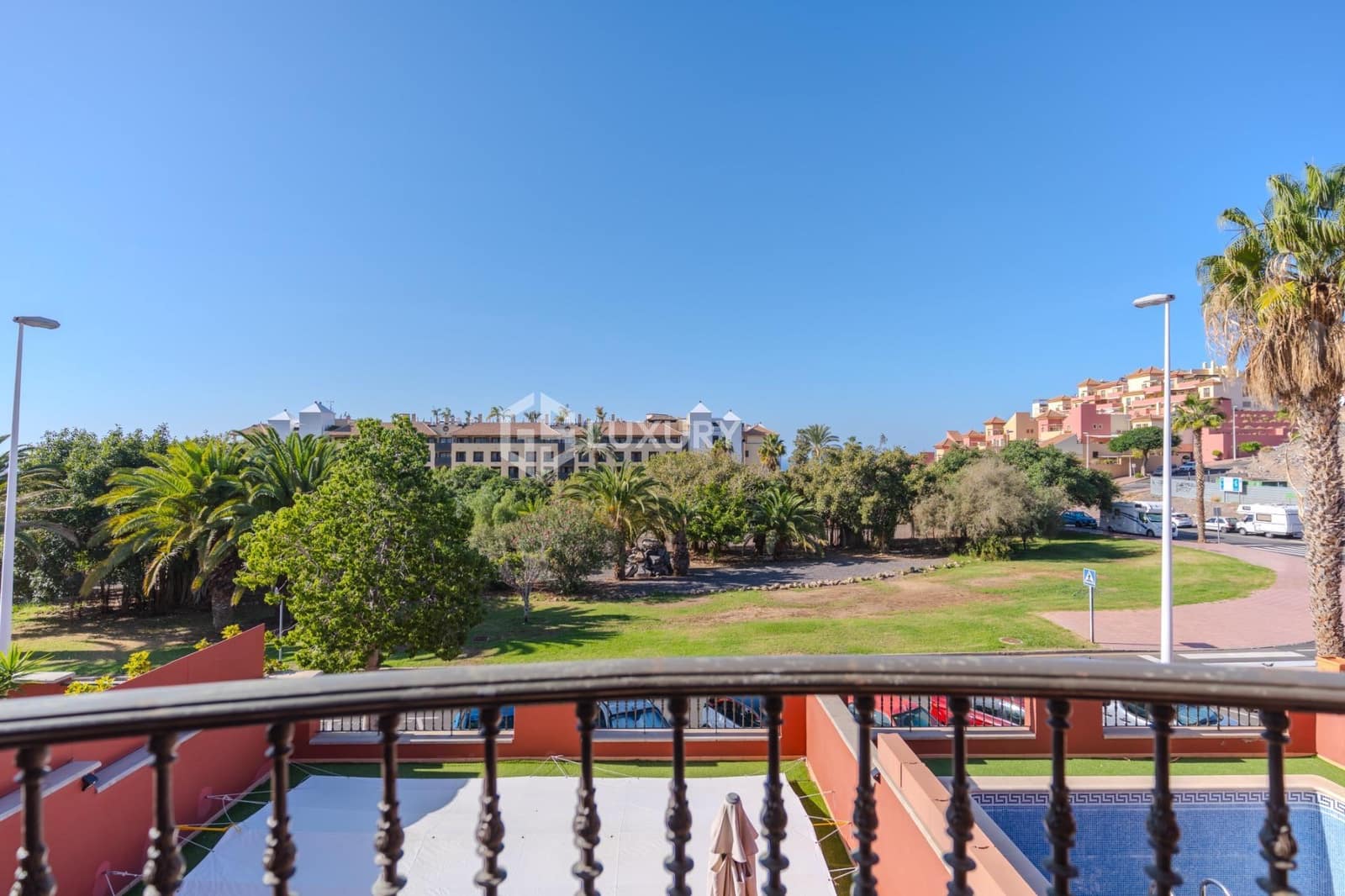 3 soveværelse Rækkehus til salg i Playa Fanabe med swimmingpool garage - € 1.280.000 (Ref: 9499047)