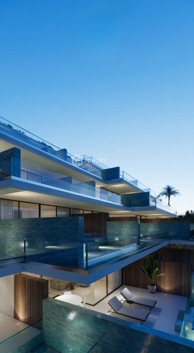 2 bedroom Apartment for sale in Los Cristianos with pool garage - € 990,000 (Ref: 9499048)