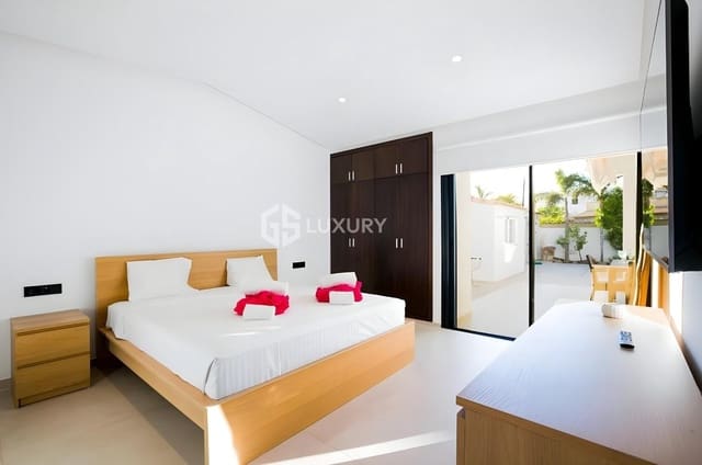 4 quarto Moradia para arrendar em Palm-Mar, Arona com piscina garagem - 8 500 € (Ref: 9499049)